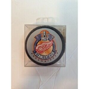 Vintage 1998 Detroit Red Wings Stanley Cup Champions Puck NIP
